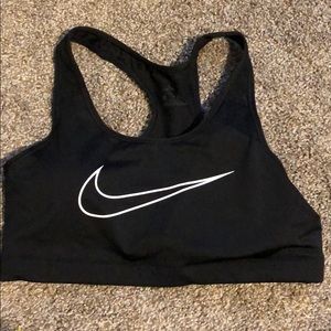 Nike Classic Sports Bra